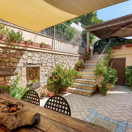 A Al Sa Madalena Bed & Breakfast 3*